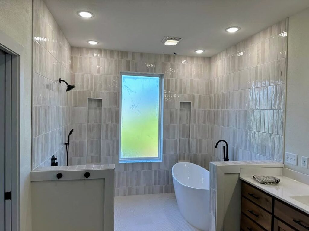 Shower tub enclosure