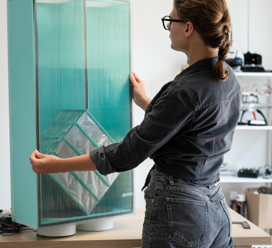 Chooses Reliable Glass